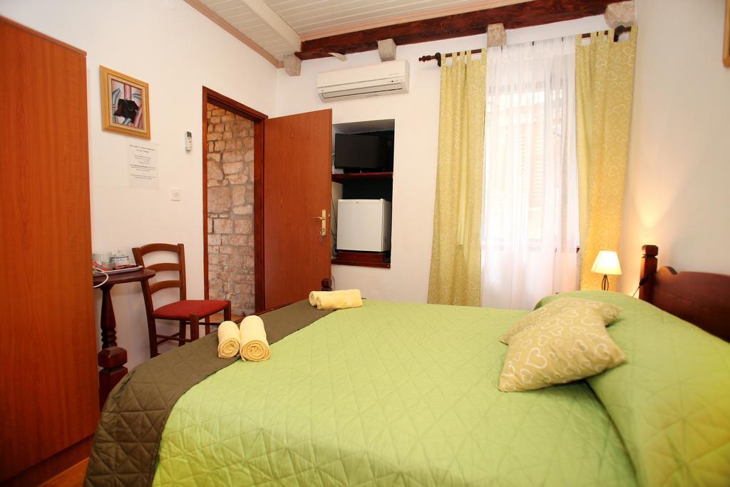 Rooms & Studio Stipcic Trogir Ngoại thất bức ảnh