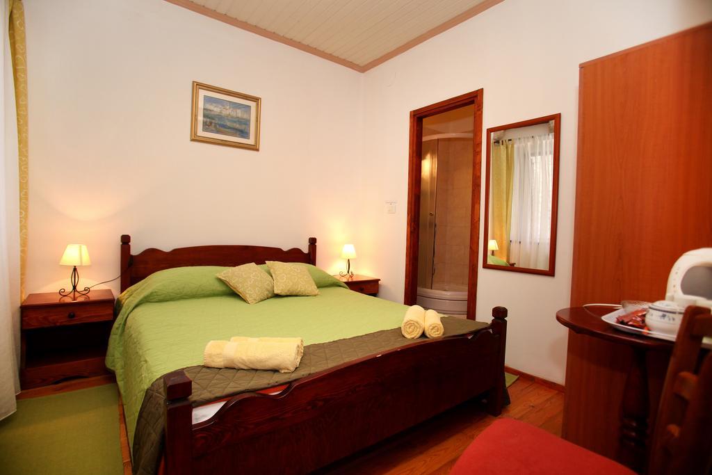 Rooms & Studio Stipcic Trogir Ngoại thất bức ảnh