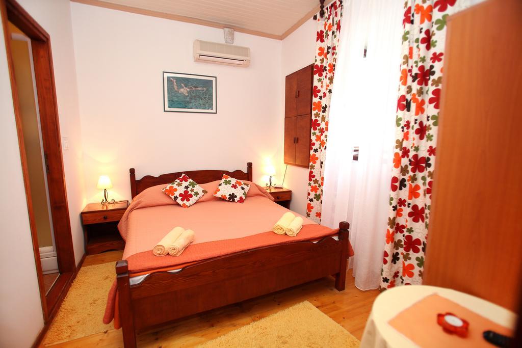 Rooms & Studio Stipcic Trogir Ngoại thất bức ảnh