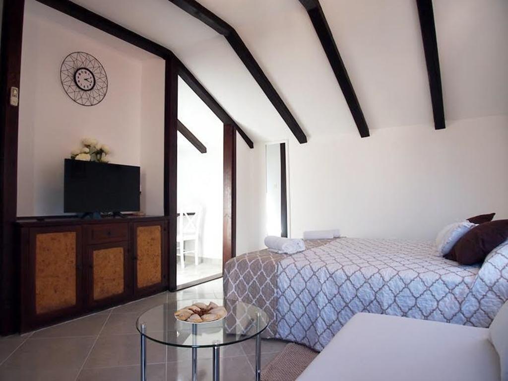 Rooms & Studio Stipcic Trogir Ngoại thất bức ảnh